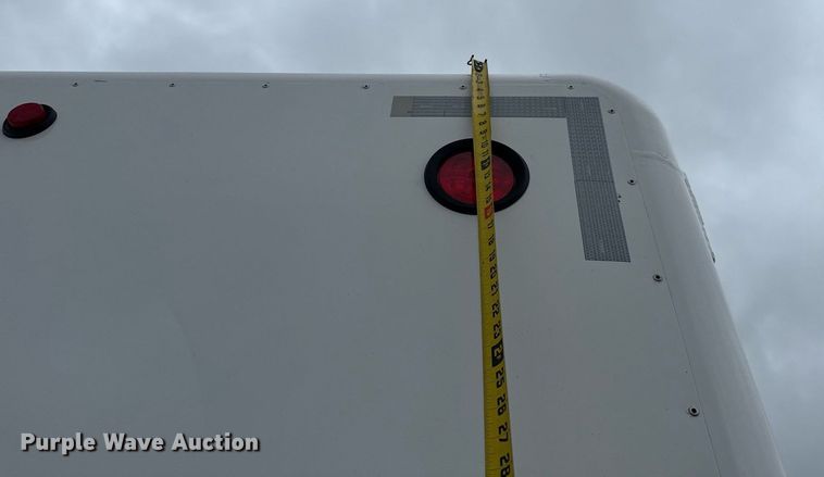 image for item EG5922 2000 Freightliner FL60 utility / service truck