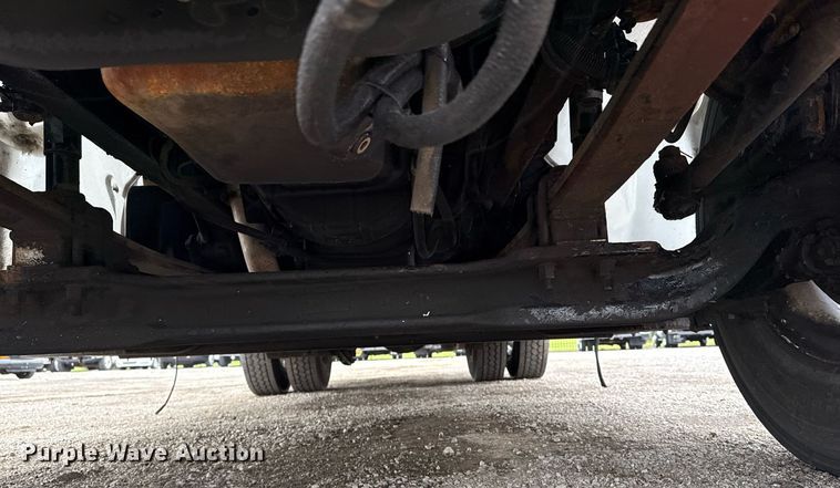 image for item EG5922 2000 Freightliner FL60 utility / service truck