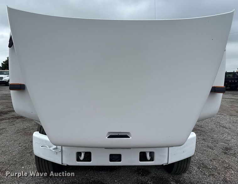 image for item EG5922 2000 Freightliner FL60 utility / service truck