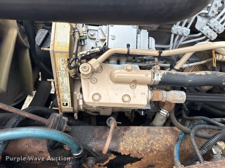 image for item EG5922 2000 Freightliner FL60 utility / service truck