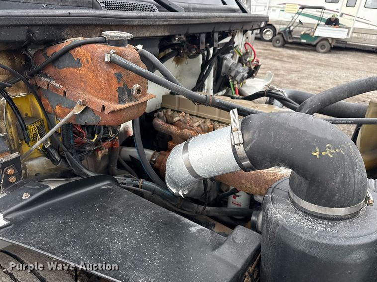 image for item EG5922 2000 Freightliner FL60 utility / service truck