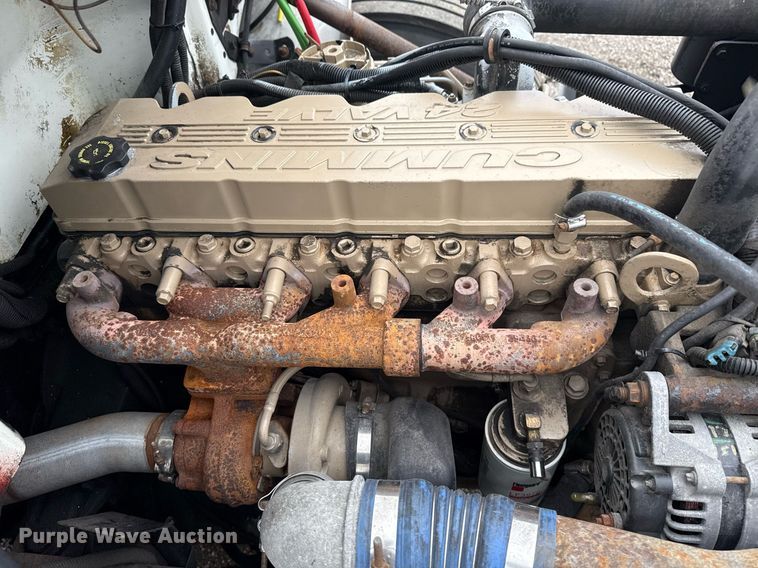 image for item EG5922 2000 Freightliner FL60 utility / service truck