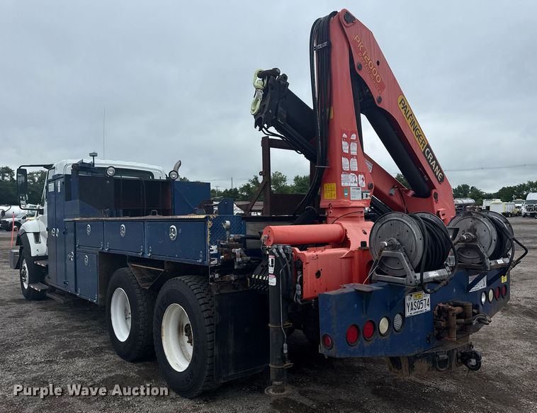 image for item EG5923 2009 International 7500 crane truck