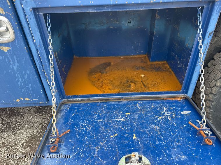 image for item EG5923 2009 International 7500 crane truck