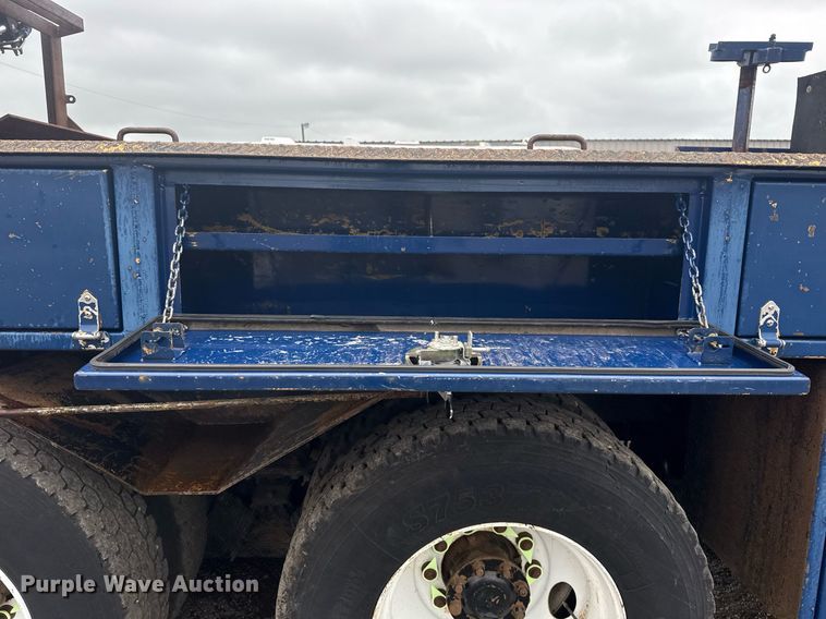 image for item EG5923 2009 International 7500 crane truck