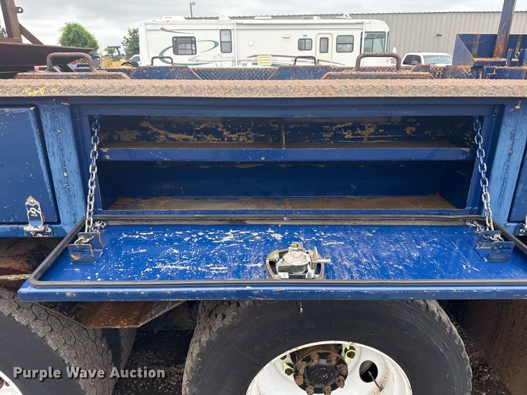 image for item EG5923 2009 International 7500 crane truck