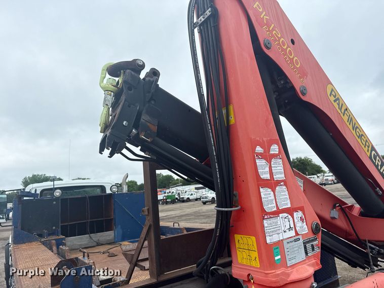 image for item EG5923 2009 International 7500 crane truck