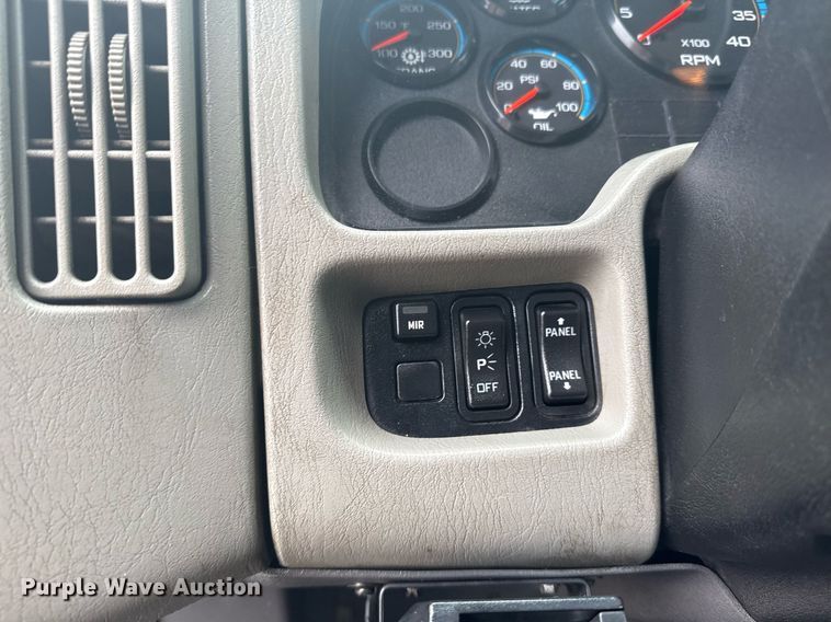 image for item EG5923 2009 International 7500 crane truck