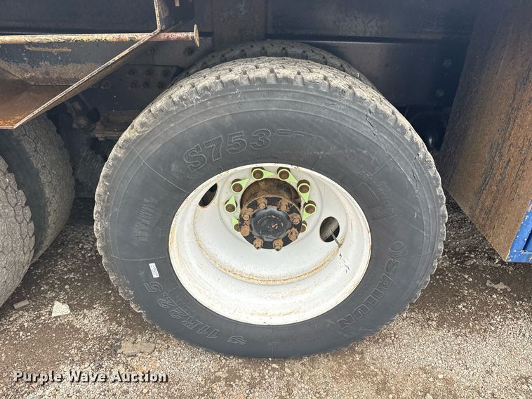 image for item EG5923 2009 International 7500 crane truck