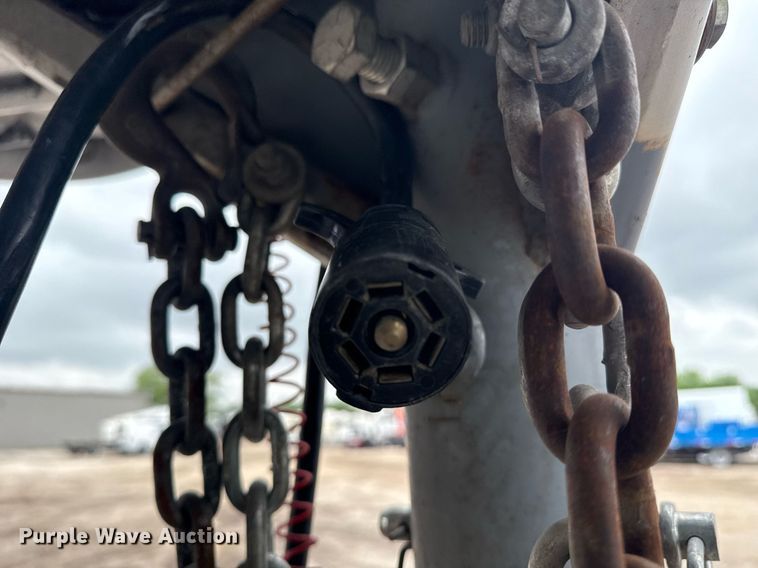 image for item EG5924 2006 Featherlite 4941 enclosed cargo trailer