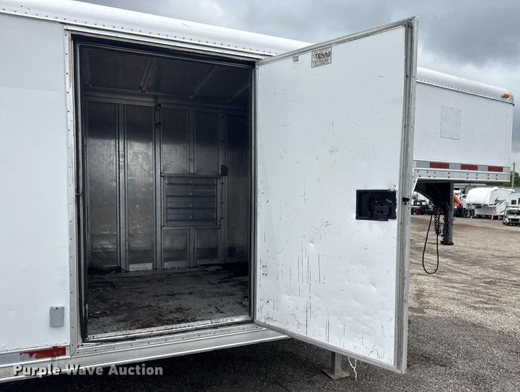 image for item EG5924 2006 Featherlite 4941 enclosed cargo trailer