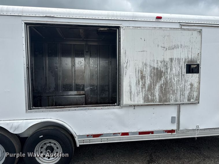 image for item EG5924 2006 Featherlite 4941 enclosed cargo trailer