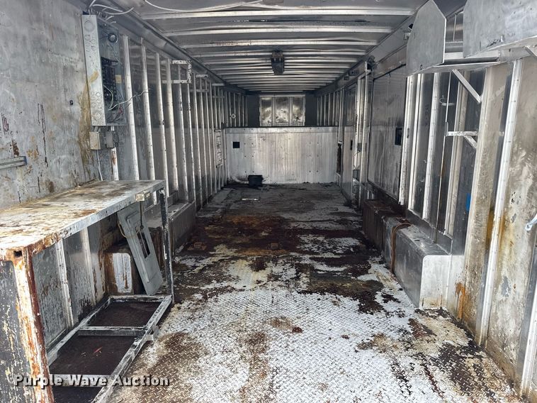 image for item EG5924 2006 Featherlite 4941 enclosed cargo trailer