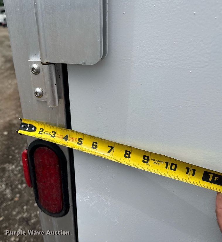 image for item EG5924 2006 Featherlite 4941 enclosed cargo trailer