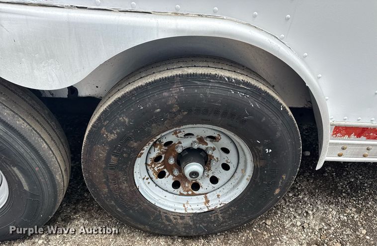 image for item EG5924 2006 Featherlite 4941 enclosed cargo trailer