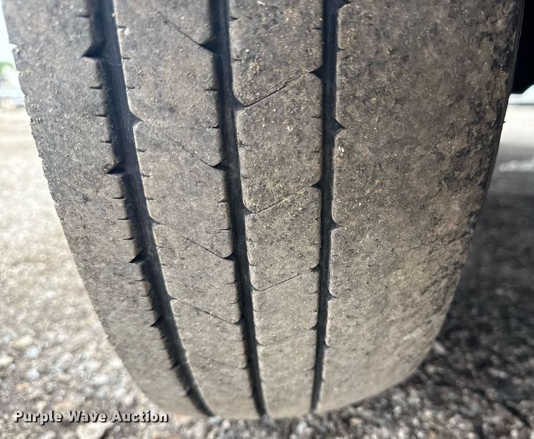 image for item EG5924 2006 Featherlite 4941 enclosed cargo trailer