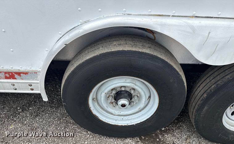 image for item EG5924 2006 Featherlite 4941 enclosed cargo trailer