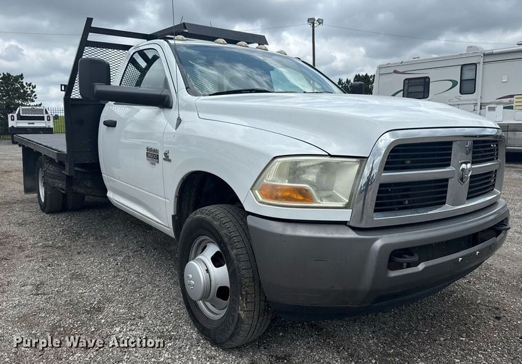 image for item EG5927 2011 Dodge Ram 3500 flatbed pickup truck