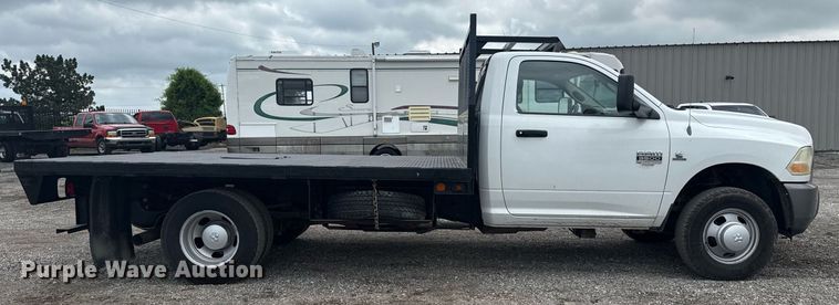 image for item EG5927 2011 Dodge Ram 3500 flatbed pickup truck