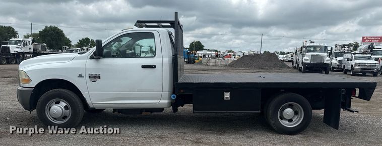 image for item EG5927 2011 Dodge Ram 3500 flatbed pickup truck