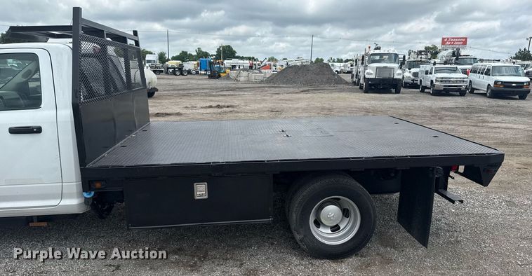 image for item EG5927 2011 Dodge Ram 3500 flatbed pickup truck
