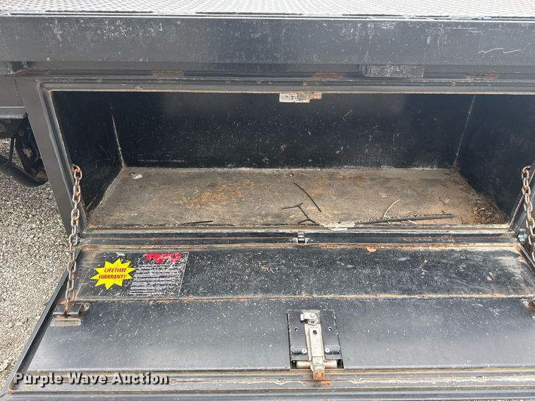 image for item EG5927 2011 Dodge Ram 3500 flatbed pickup truck