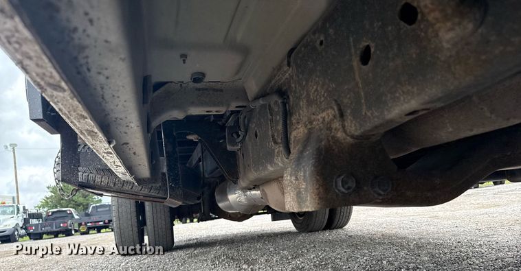 image for item EG5927 2011 Dodge Ram 3500 flatbed pickup truck