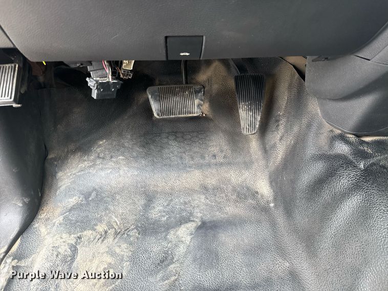 image for item EG5927 2011 Dodge Ram 3500 flatbed pickup truck