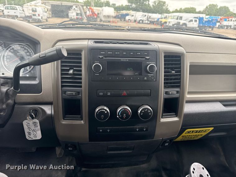 image for item EG5927 2011 Dodge Ram 3500 flatbed pickup truck