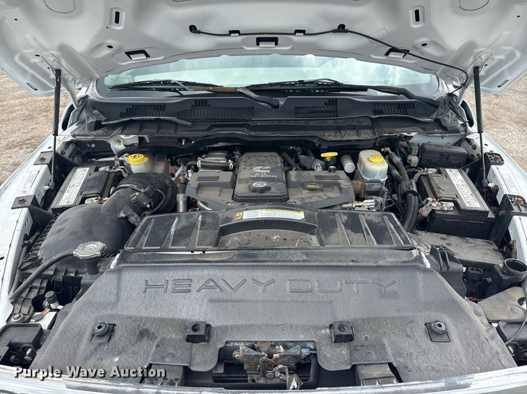 image for item EG5927 2011 Dodge Ram 3500 flatbed pickup truck