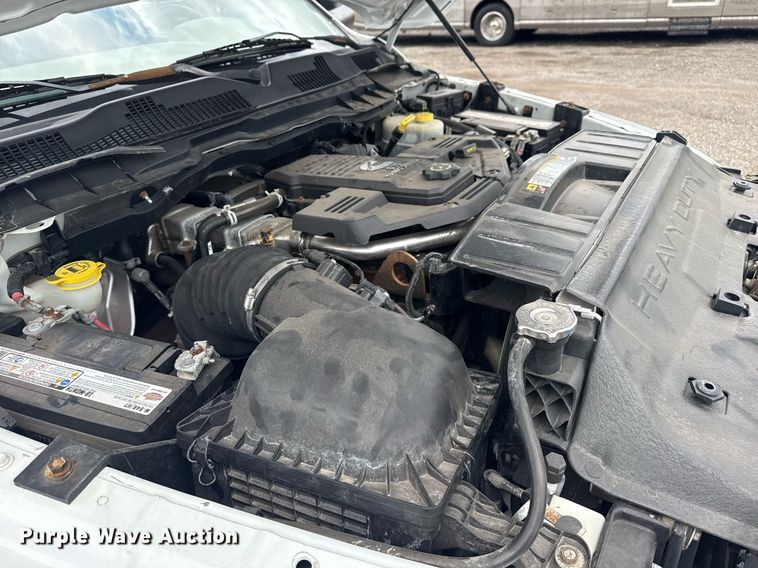 image for item EG5927 2011 Dodge Ram 3500 flatbed pickup truck