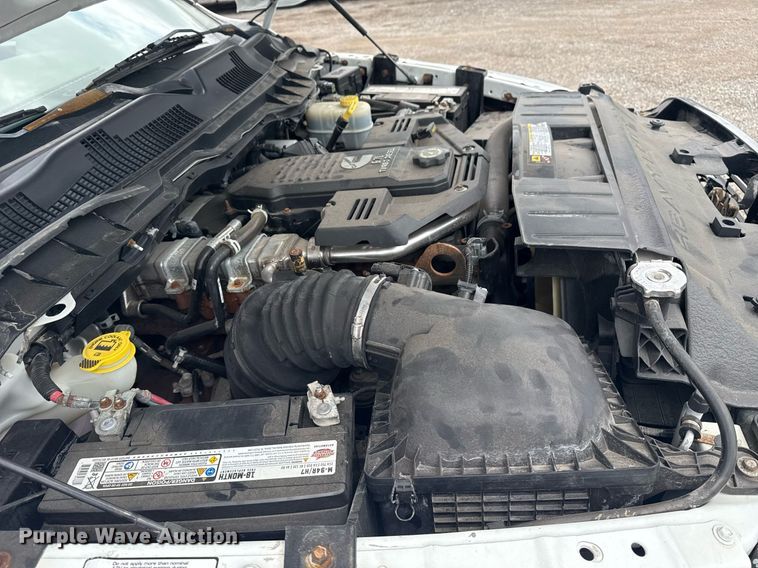 image for item EG5927 2011 Dodge Ram 3500 flatbed pickup truck