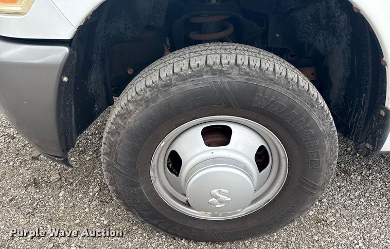 image for item EG5927 2011 Dodge Ram 3500 flatbed pickup truck