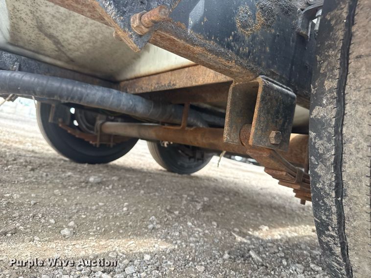 image for item EG5928 2018 Wylie & Son tank trailer