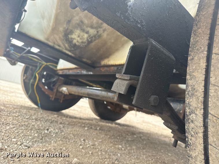 image for item EG5928 2018 Wylie & Son tank trailer