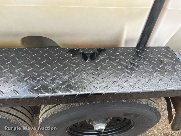 image for item EG5928 2018 Wylie & Son tank trailer