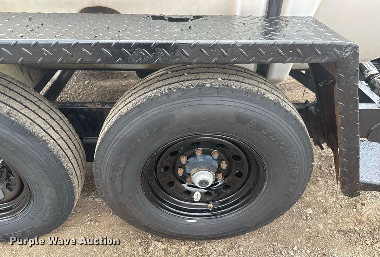 image for item EG5928 2018 Wylie & Son tank trailer