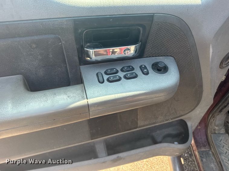 image for item EG6578 2006 Ford F150 SuperCrew pickup truck