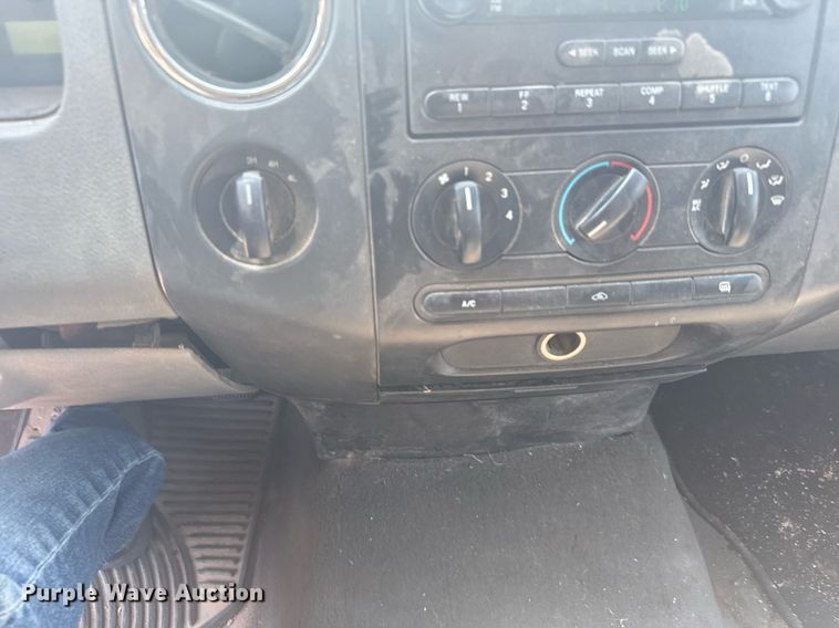 image for item EG6578 2006 Ford F150 SuperCrew pickup truck