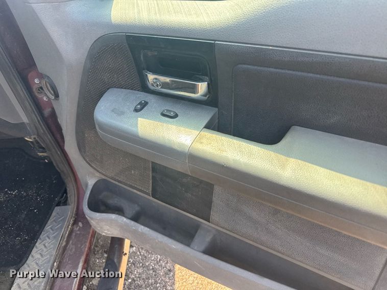 image for item EG6578 2006 Ford F150 SuperCrew pickup truck