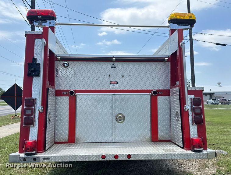 image for item EG8084 1986 Federal Motors Inc pumper fire truck