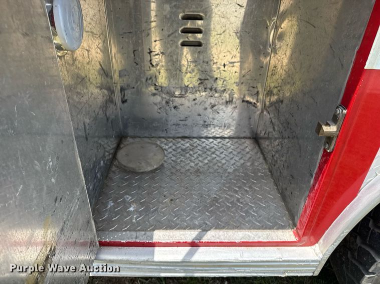 image for item EG8084 1986 Federal Motors Inc pumper fire truck