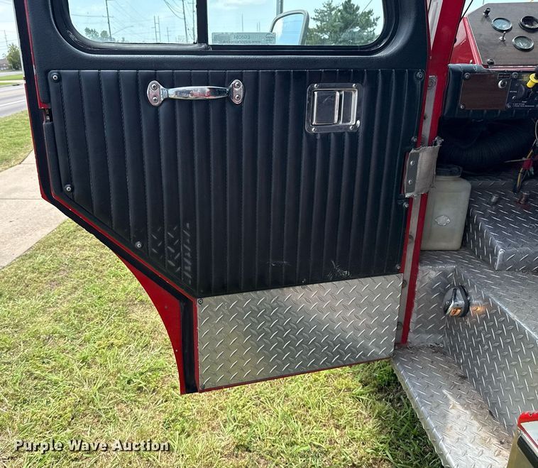 image for item EG8084 1986 Federal Motors Inc pumper fire truck