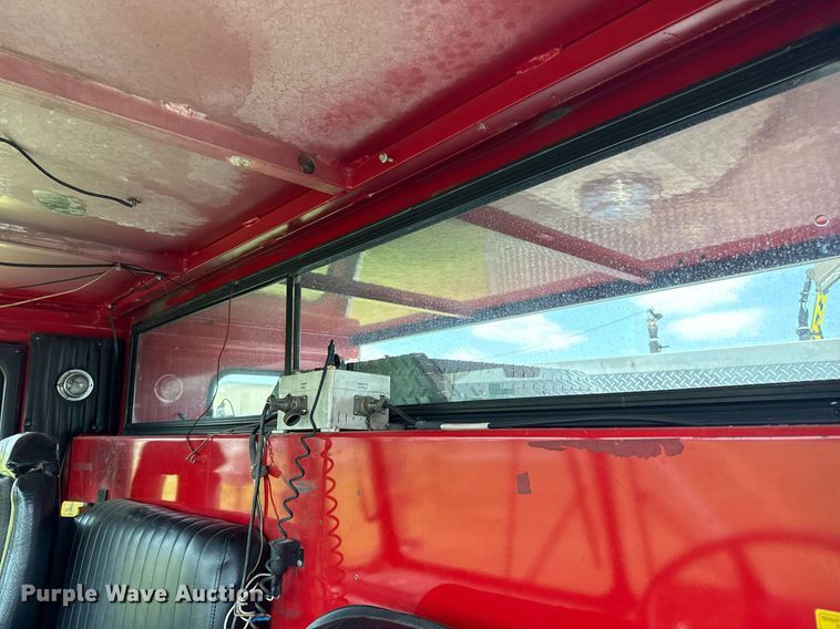 image for item EG8084 1986 Federal Motors Inc pumper fire truck