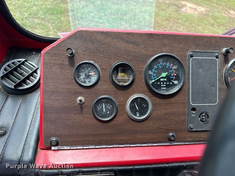 image for item EG8084 1986 Federal Motors Inc pumper fire truck