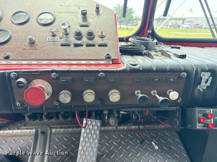 image for item EG8084 1986 Federal Motors Inc pumper fire truck