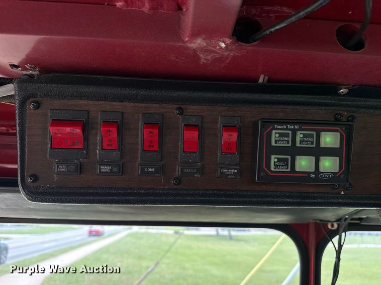 image for item EG8084 1986 Federal Motors Inc pumper fire truck