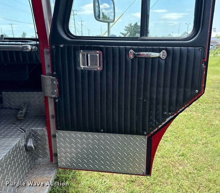 image for item EG8084 1986 Federal Motors Inc pumper fire truck