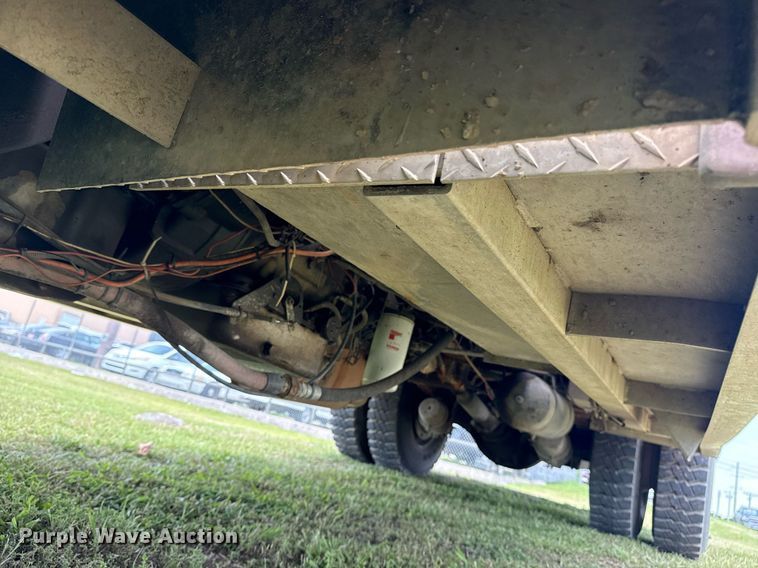 image for item EG8084 1986 Federal Motors Inc pumper fire truck