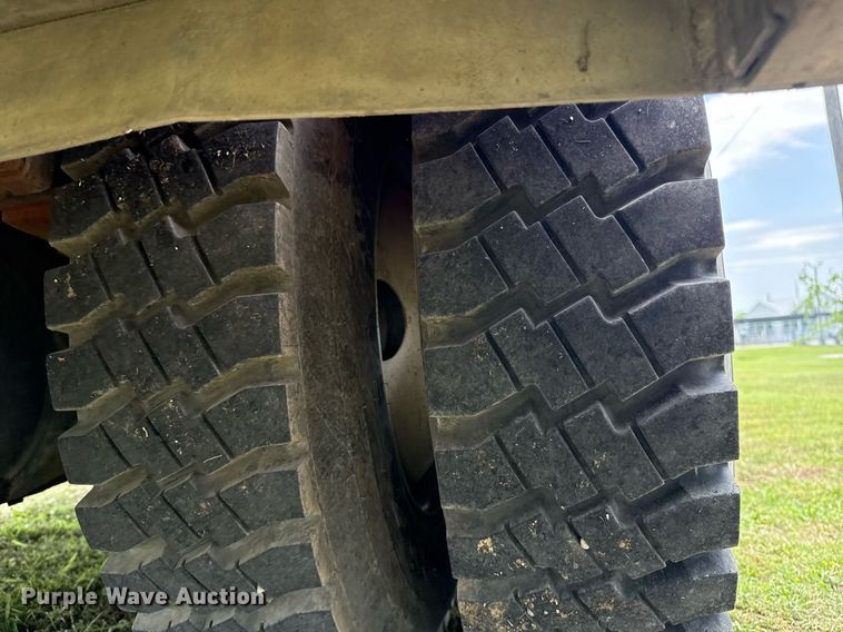 image for item EG8084 1986 Federal Motors Inc pumper fire truck